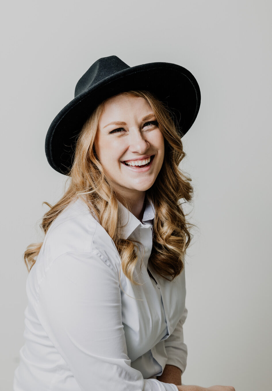 Crafting Authentic Images: Finding the Right Vancouver Personal Branding Photographer & Vancouver Headshot Photographer